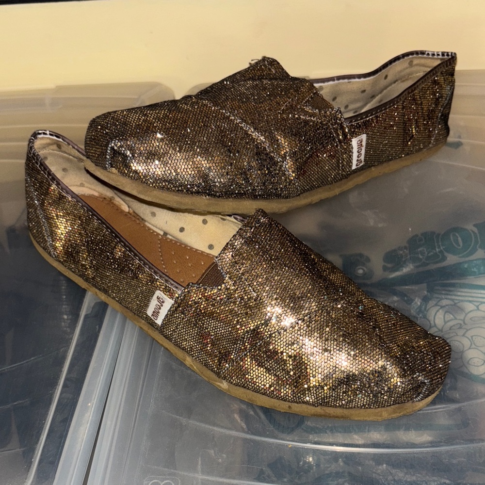 Groove Glittering Gold Slip-Ons